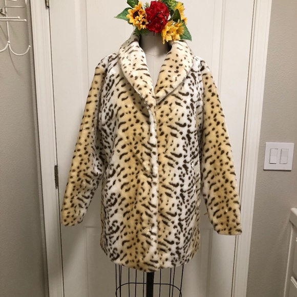 Tudor Court Jackets & Blazers - NWOT - Super Soft Blonde Leopard Print Coat